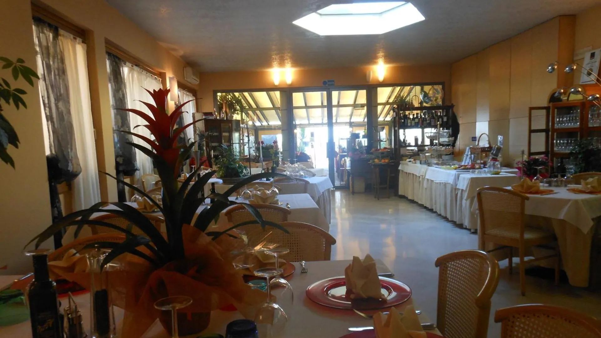 Hotel Ristorante Miralago Garda Olaszország