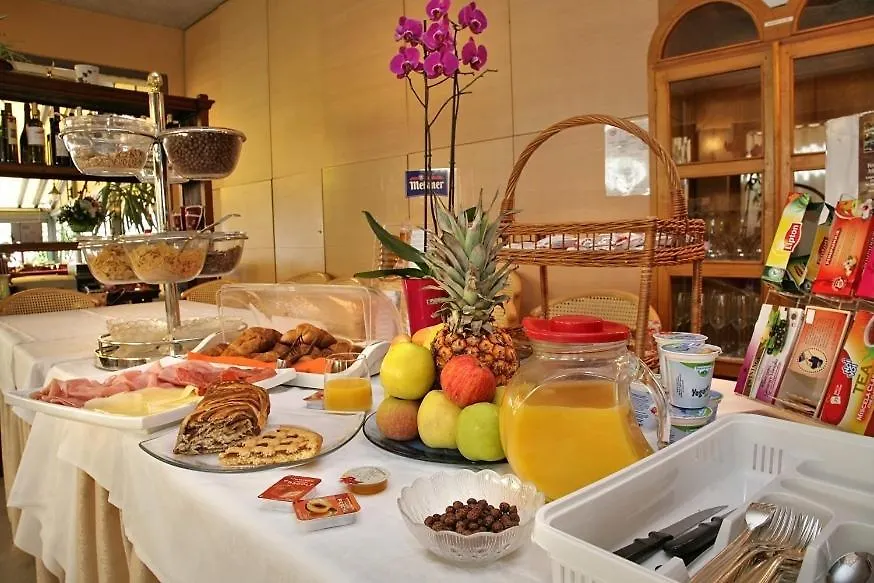 ***  Hotel Ristorante Miralago Garda Olaszország